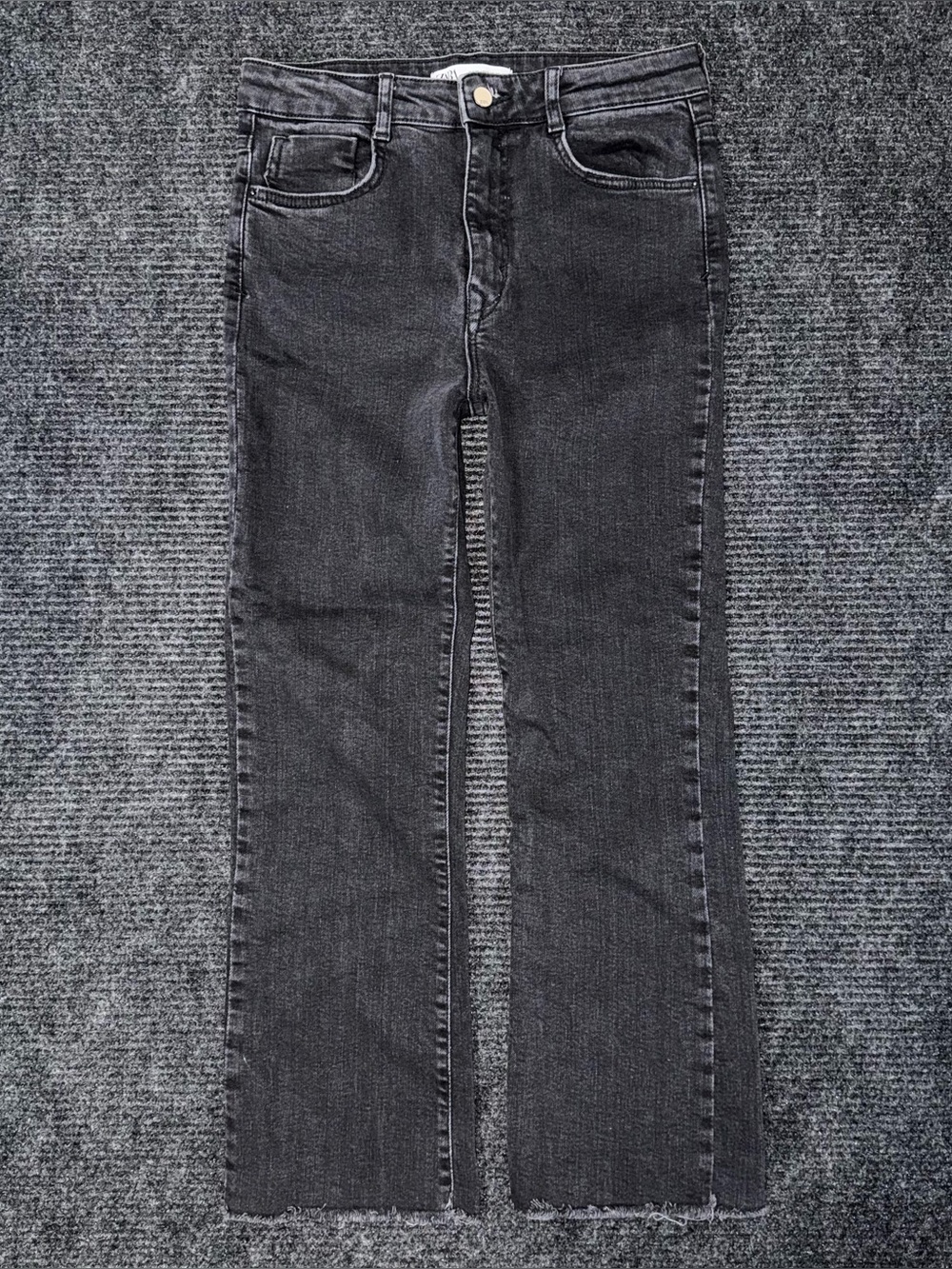 ZARA High Rise Straight Leg Jeans Black Denim Raw Hem Women’s Size 6 Stretch